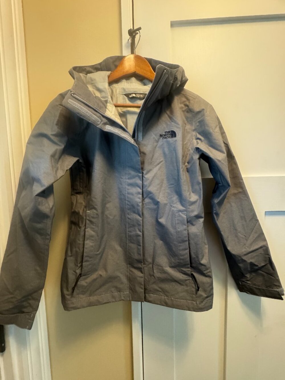 The North Face Venture 2 Waterproof Rain Jacket Grey Women’s XS